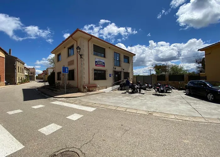 Vandrerhjem El Camino De Santovenia *